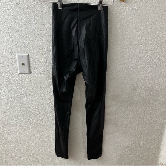 Commando Control Faux Leather Legging Women's Size Small - Picture 8 of 11